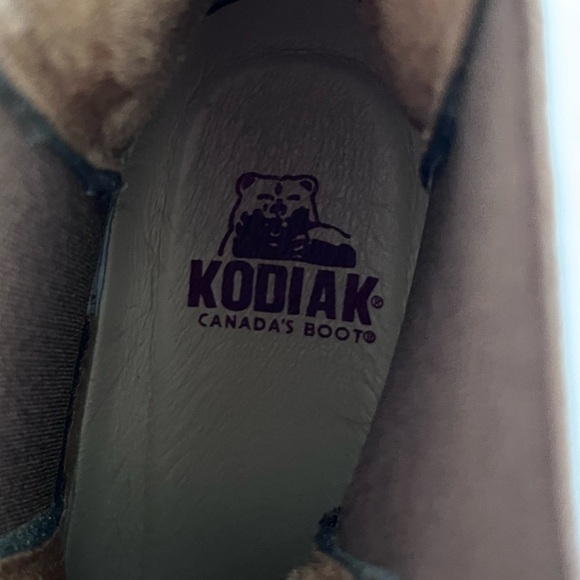 Kodiak Canada’s Waterproof Heeled Chelsea Boot Size 9 Brown Leather Pull On - Picture 10 of 11